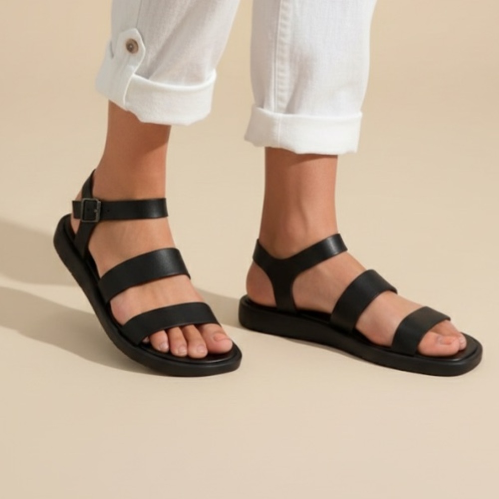 Soul Naturalizer Fiesta Ankle Strap Flat Sandal Black Size 8